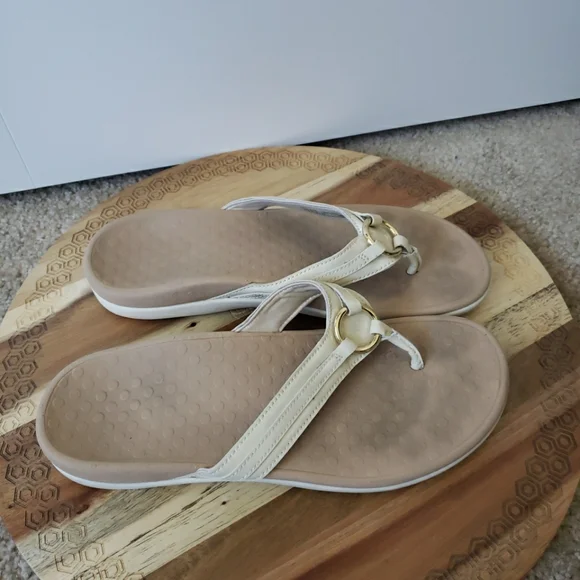 Vionic Circle Sandals Toe Post Cream 10 - Picture 2 of 5